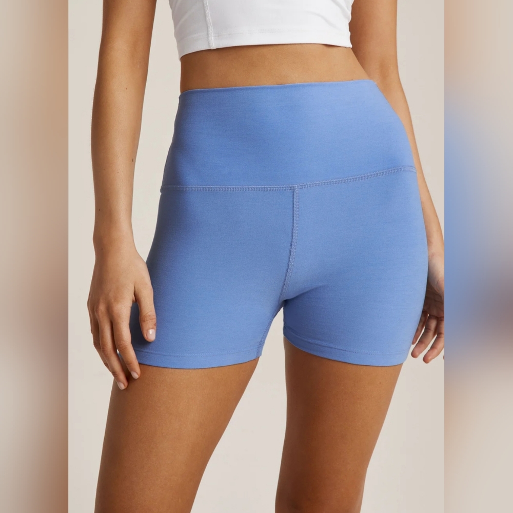 Beyond Yoga Spacedye All For Run Short, size Medium
